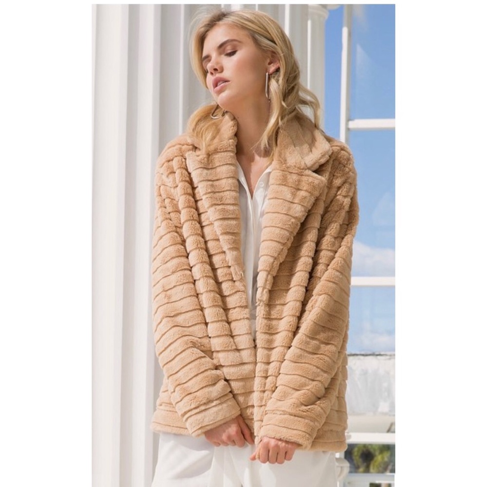 🔥2X Host Pick🔥SOLD 🔥 Teddy Jacket - Sand - Picture 4 of 8